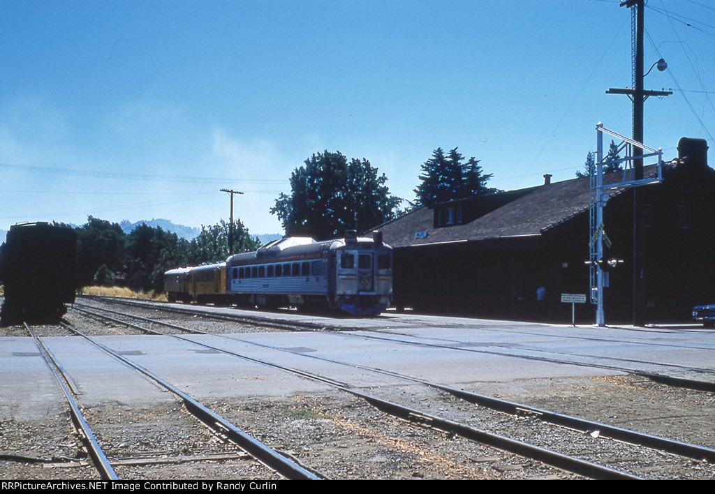 CWR and SP at joint Willits Depot